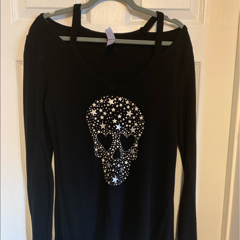 "No Boundaries" Cute Skull Sweater Jr XL